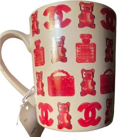 Red Chanel Theme Amanda Greenwood Art Mug, New With Tags - Picture 3 of 4